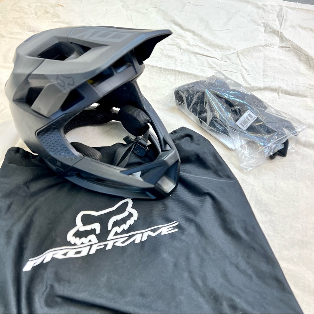 🦊Fox🦊 Proframe MTB Helmet size L